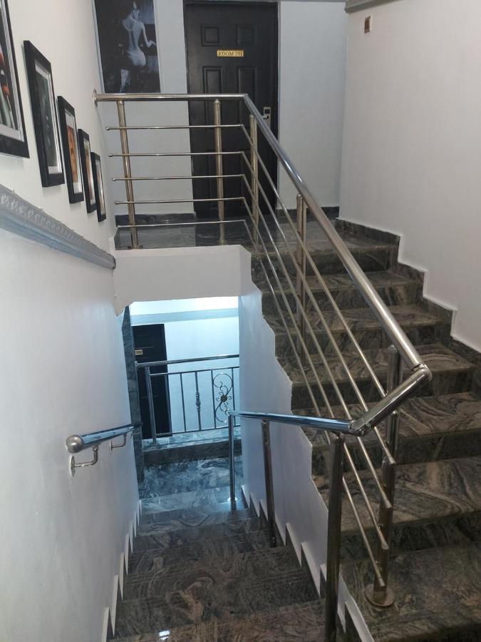 Rush Hotel & Apartments Lagos Extérieur photo