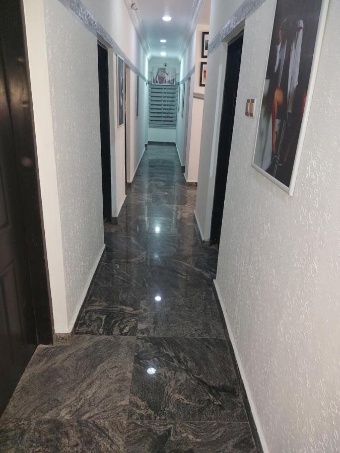 Rush Hotel & Apartments Lagos Extérieur photo
