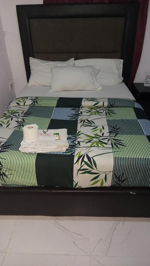 Rush Hotel & Apartments Lagos Extérieur photo