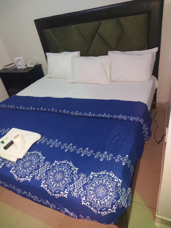 Rush Hotel & Apartments Lagos Extérieur photo