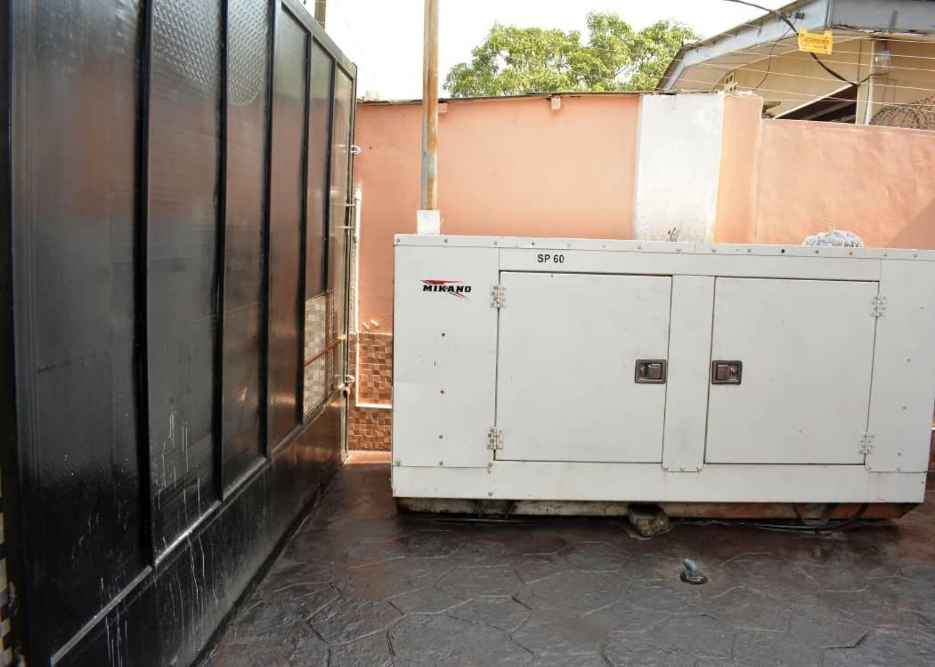 Rush Hotel & Apartments Lagos Extérieur photo